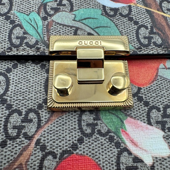 Gucci GG Supreme Tian Cluth - Picture 9 of 10